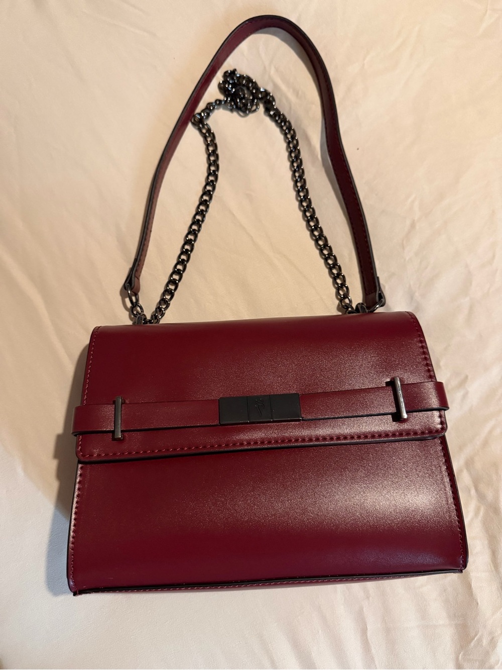 Simply Vera Vera Wang Burgundy Leather Shoulder Bag with Gunmetal Chain